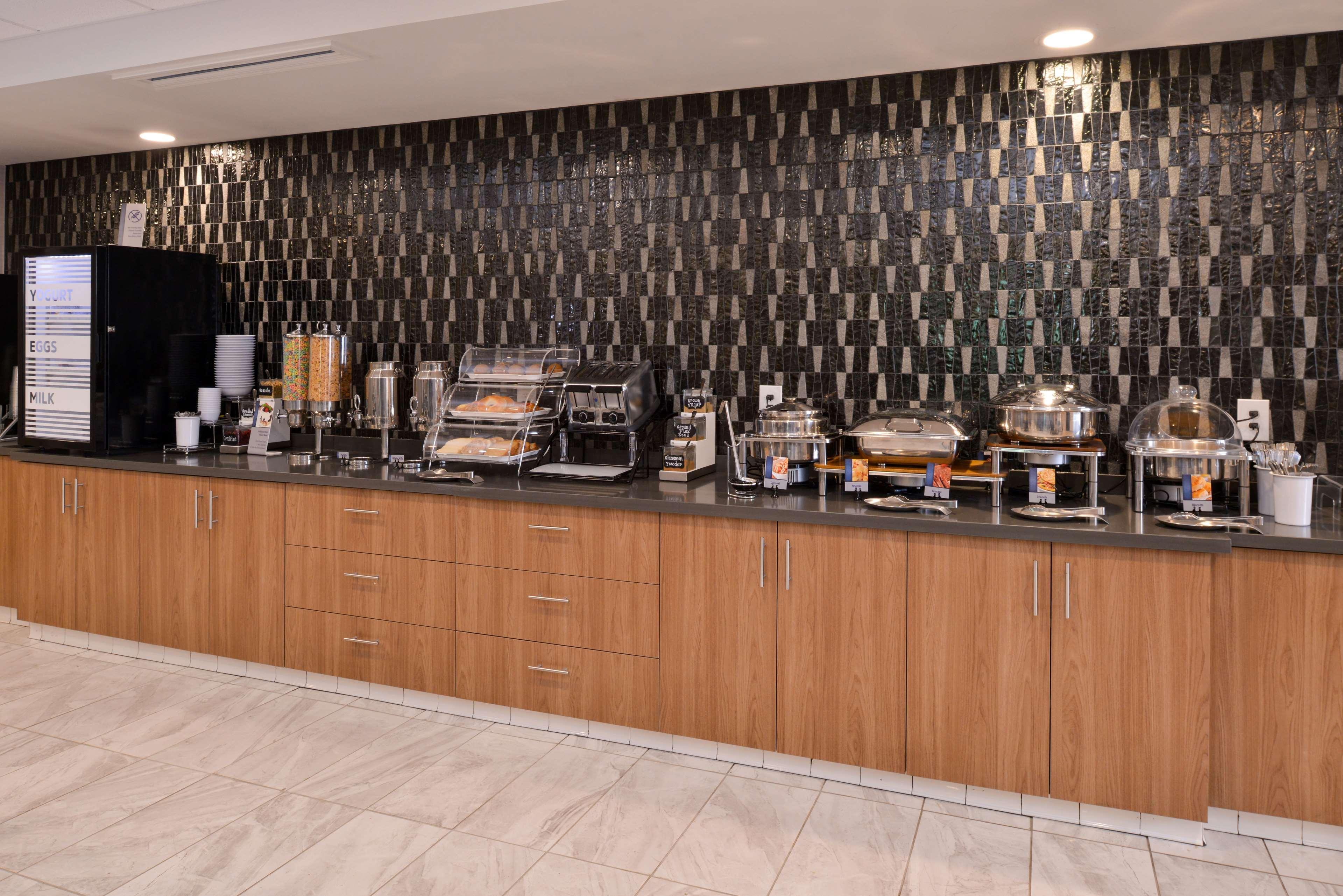 Best Western Plus West Covina Inn Екстериор снимка