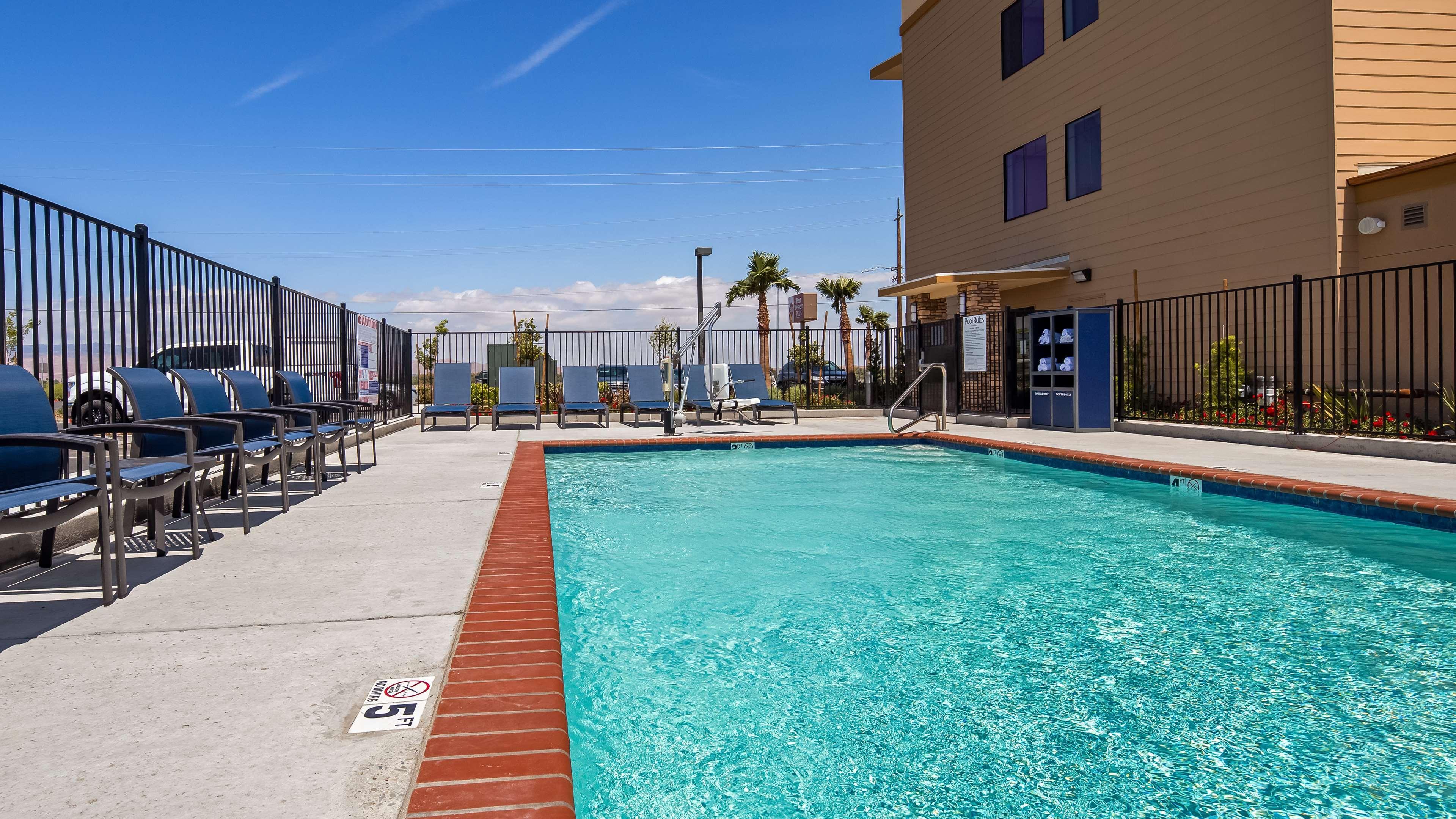 Best Western Plus West Covina Inn Екстериор снимка