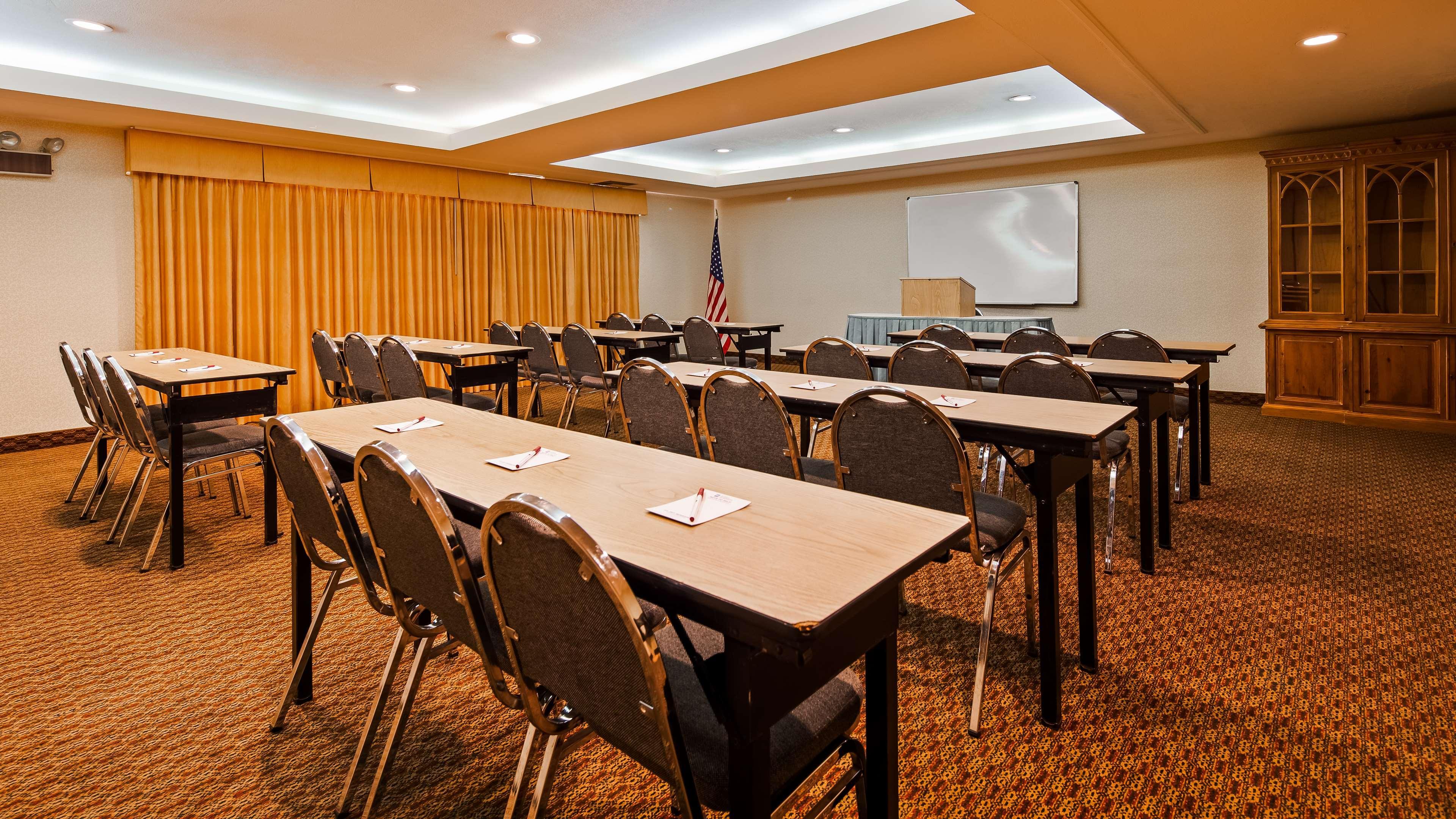 Best Western Plus West Covina Inn Екстериор снимка