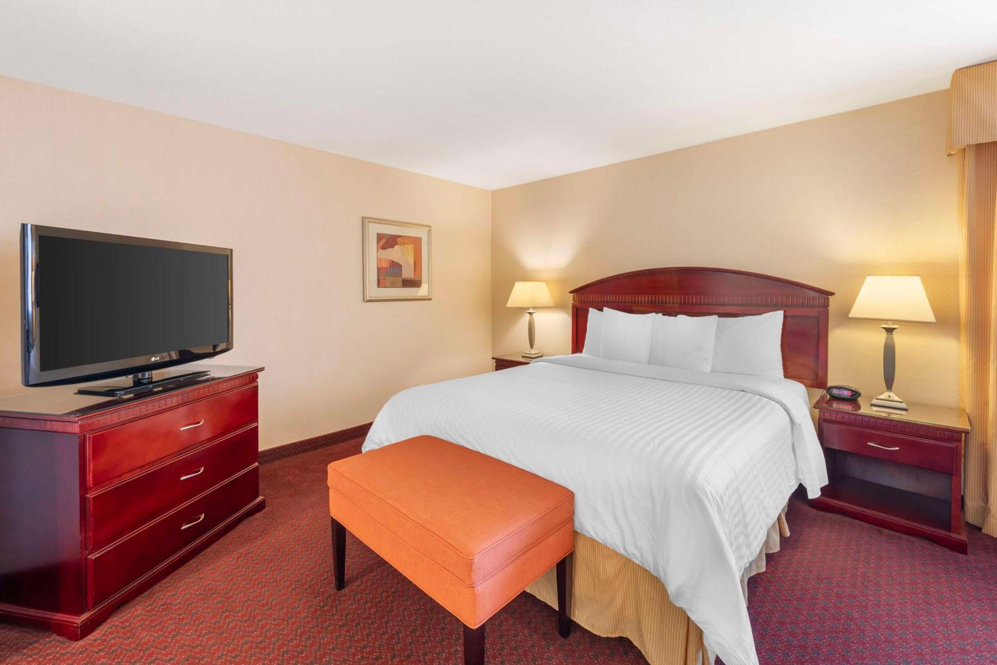 Best Western Plus West Covina Inn Екстериор снимка