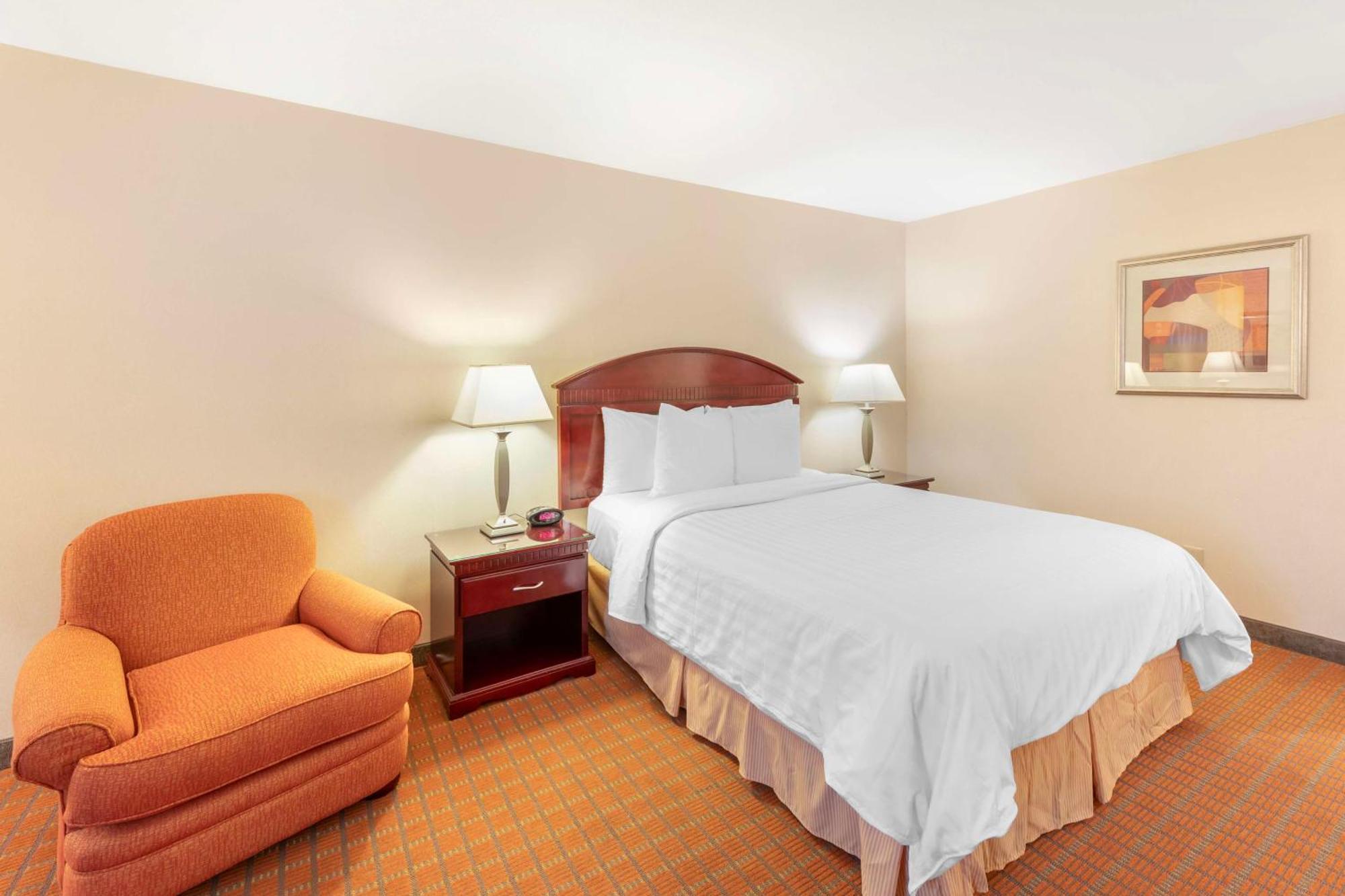 Best Western Plus West Covina Inn Екстериор снимка