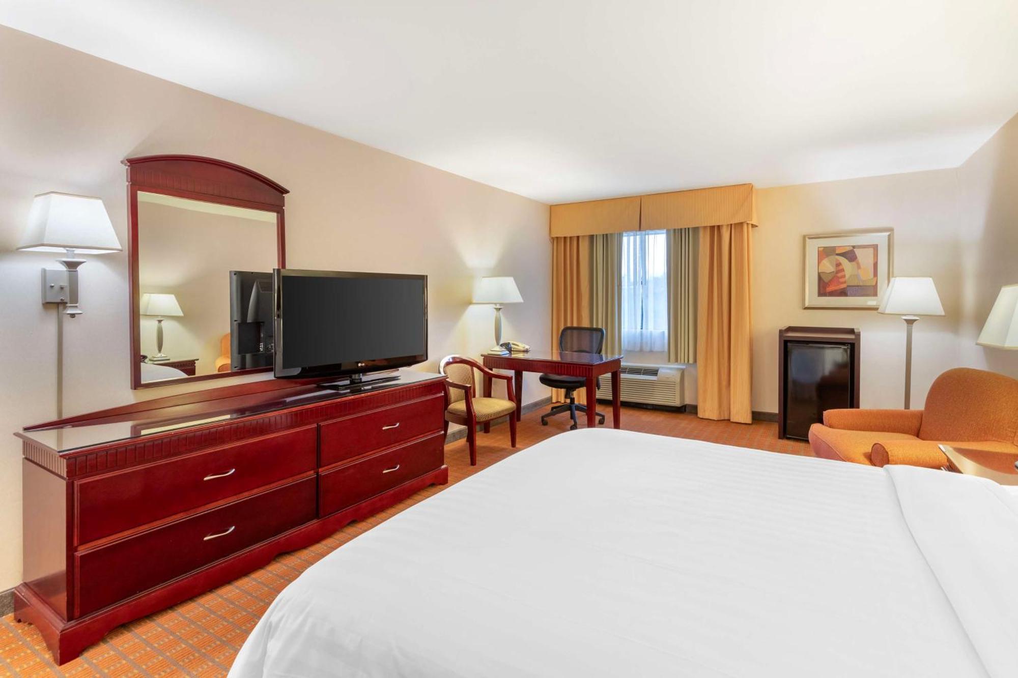 Best Western Plus West Covina Inn Екстериор снимка