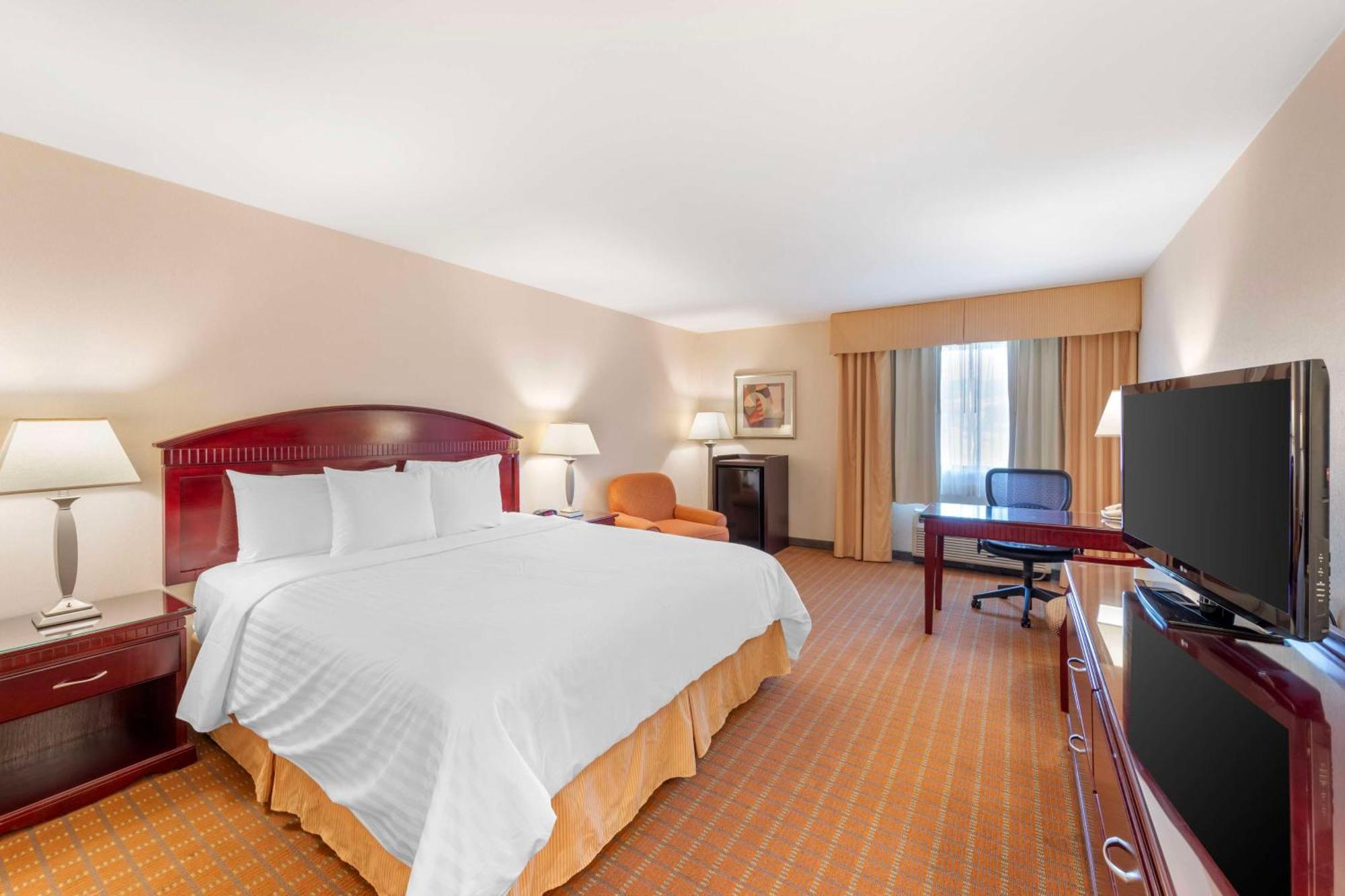 Best Western Plus West Covina Inn Екстериор снимка