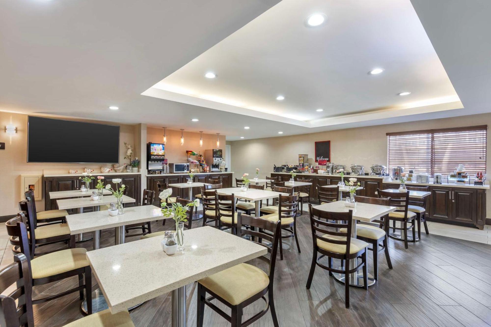 Best Western Plus West Covina Inn Екстериор снимка