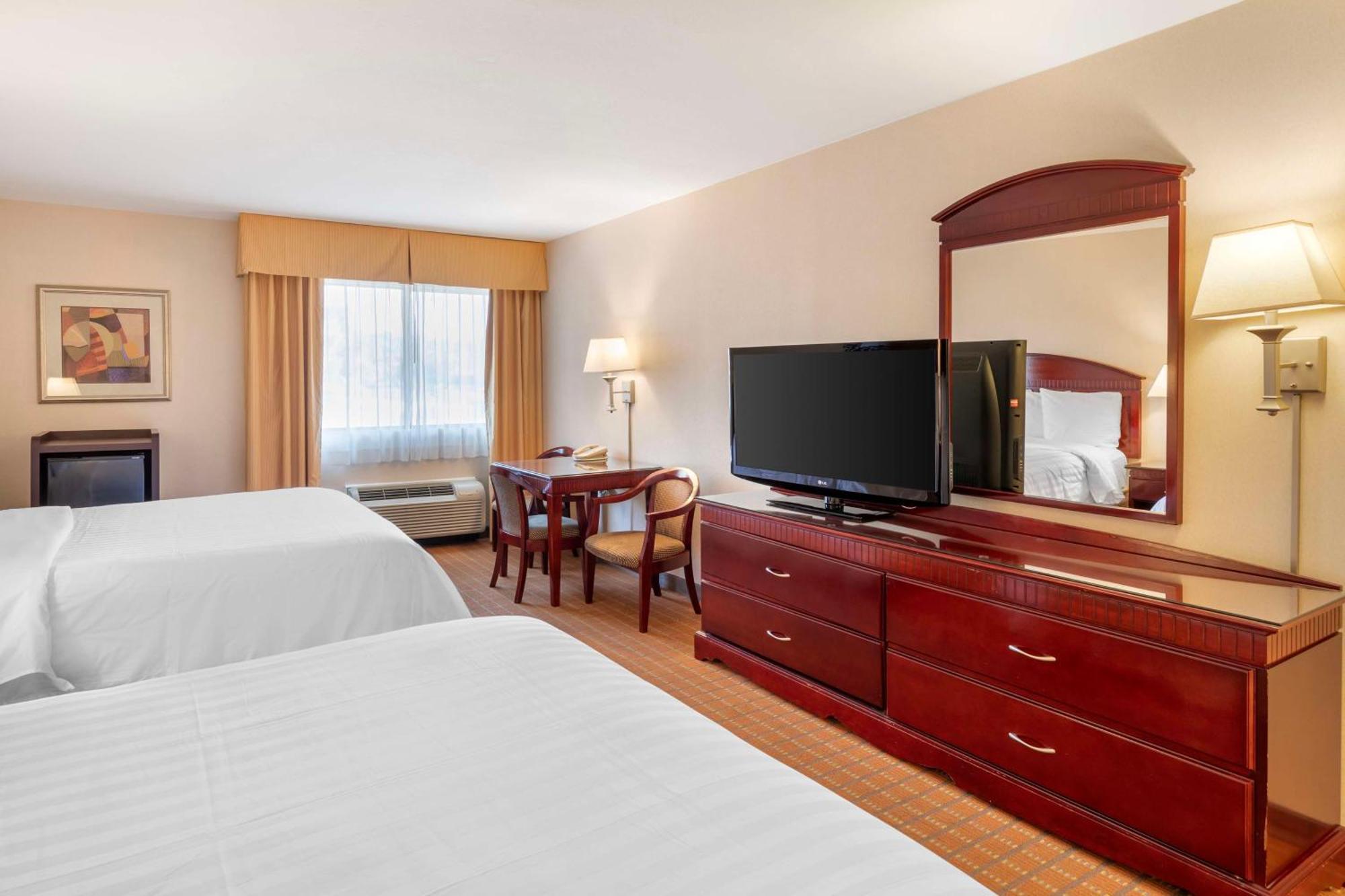 Best Western Plus West Covina Inn Екстериор снимка
