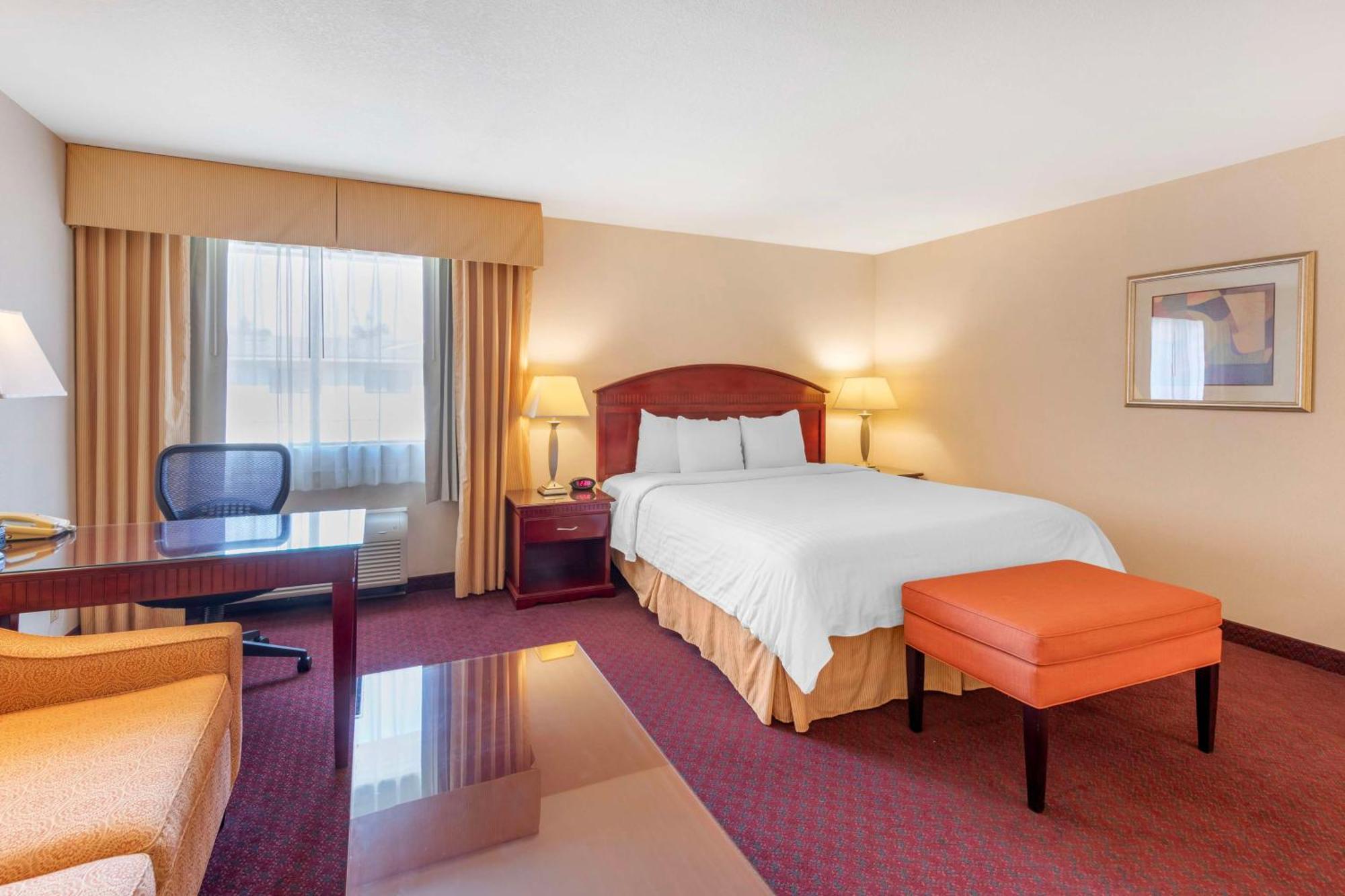 Best Western Plus West Covina Inn Екстериор снимка
