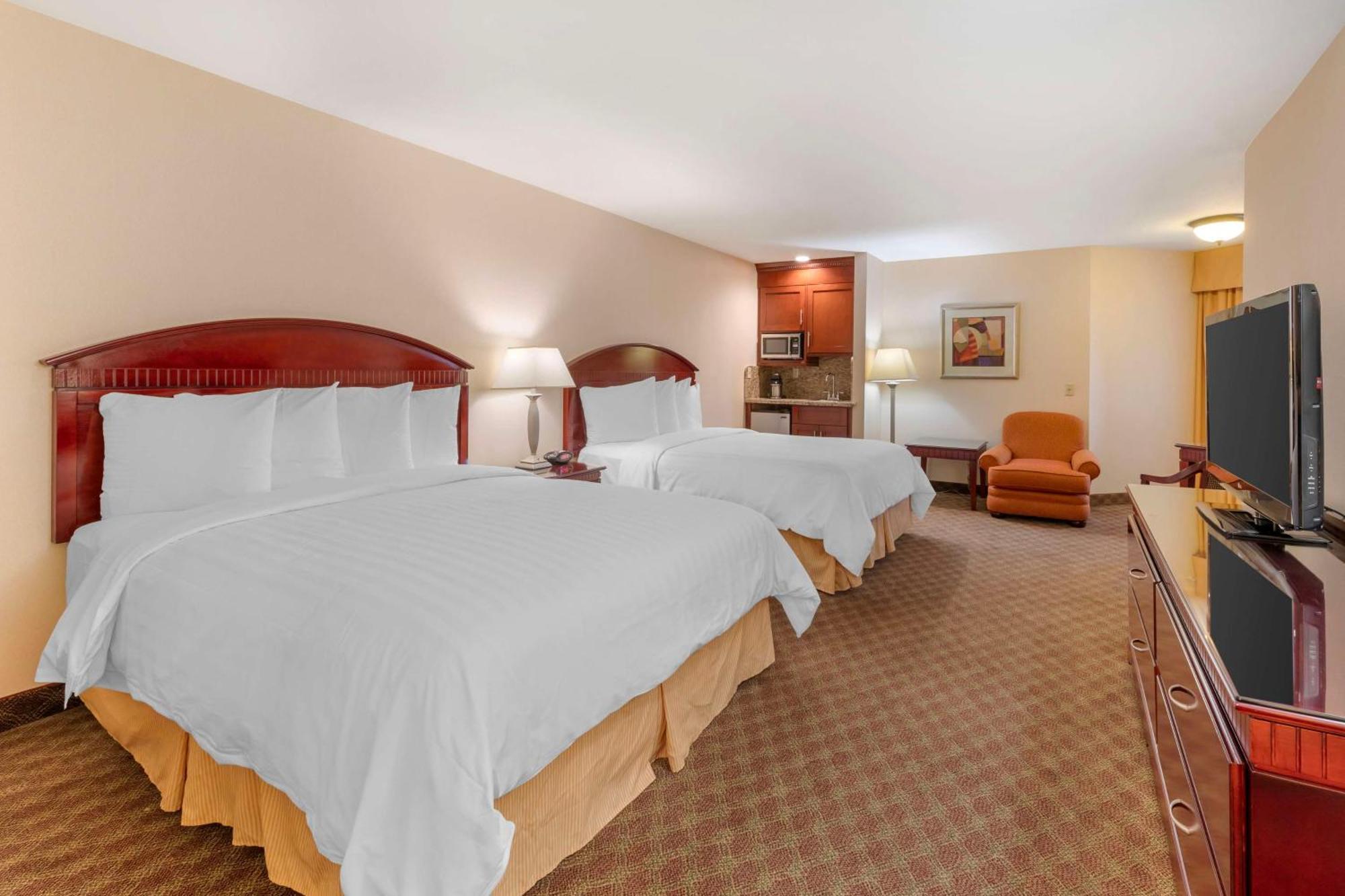 Best Western Plus West Covina Inn Екстериор снимка